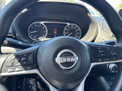 Used 2025 Nissan Sentra SV FWD image 29
