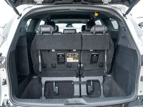 Used 2023 Toyota Sienna XSE FWD image 8