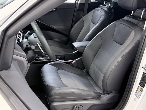 Used 2023 Kia Niro EX image 20