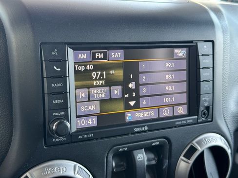 Used 2018 Jeep Wrangler Sahara w/ Connectivity Group image 28