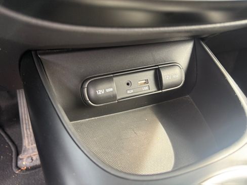 Used 2016 Kia Soul + FWD image 29