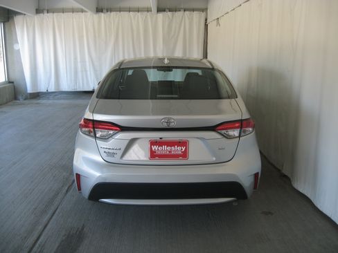 Certified 2021 Toyota Corolla LE image 22