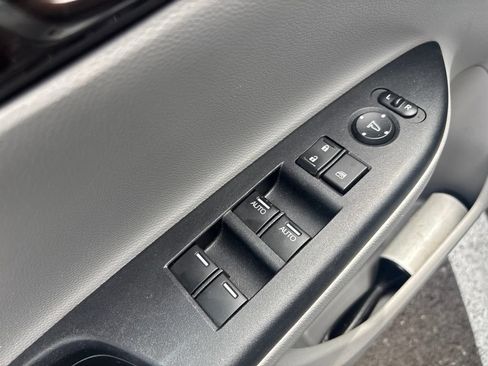 Used 2017 Honda Accord EX-L image 9