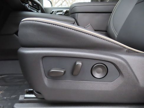 New 2026 Chevrolet Suburban Premier image 10