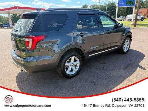 Used 2017 Ford Explorer XLT w/ Equipment Group 202A AWD/4WD image 5