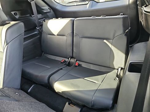 Used 2024 Mitsubishi Outlander SE image 10