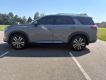 Used 2025 Nissan Pathfinder Platinum
