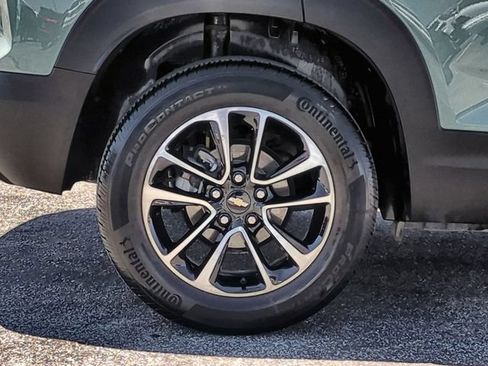 Used 2025 Chevrolet TrailBlazer LT AWD/4WD image 34