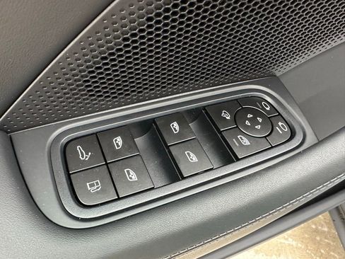 Used 2026 Porsche Panamera 4 image 15