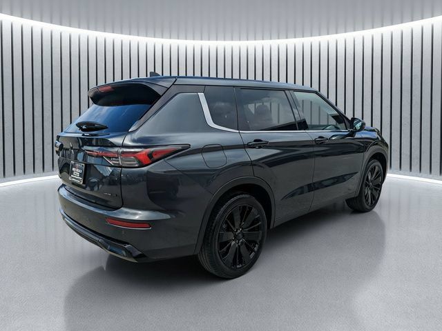 New 2026 Mitsubishi Outlander LE FWD image 4