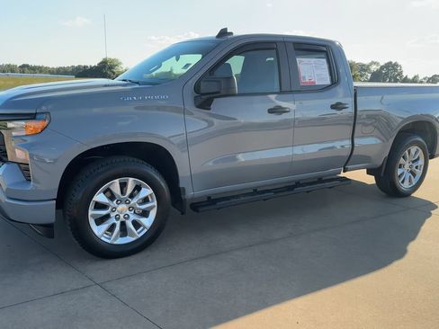 Used 2025 Chevrolet Silverado 1500 Custom image 5