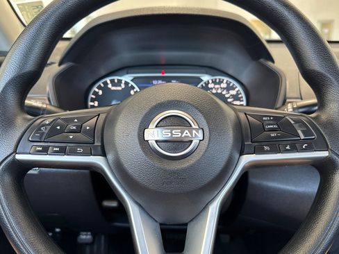 Used 2025 Nissan Altima 2.5 SV FWD image 22