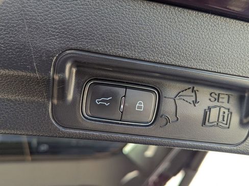 Used 2022 Ford Explorer XLT w/ Equipment Group 202A image 28