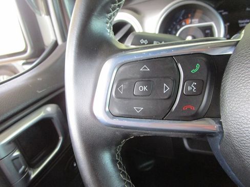 Used 2021 Jeep Gladiator Overland w/ Dual Top Group AWD/4WD image 40