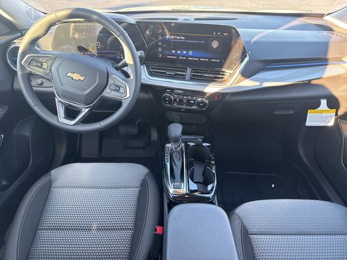 New 2026 Chevrolet Trax LT w/ Driver Confidence Package image 7