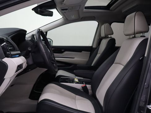 Used 2025 Honda Odyssey Elite image 13
