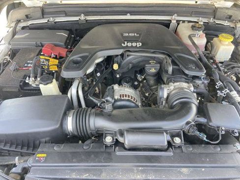 Used 2021 Jeep Gladiator Mojave AWD/4WD image 24