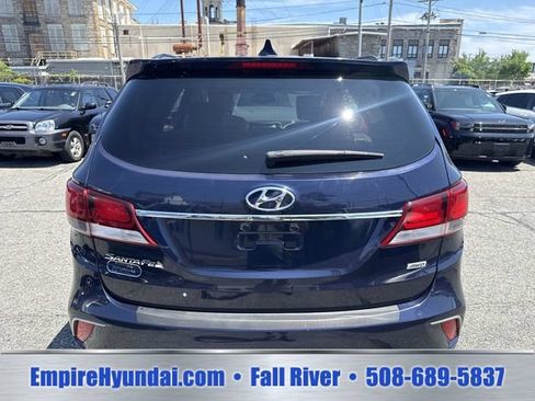 Used 2018 Hyundai Santa Fe SE w/ Cargo Package AWD/4WD image 4