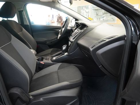 Used 2014 Ford Focus SE w/ SE Winter Package FWD image 34