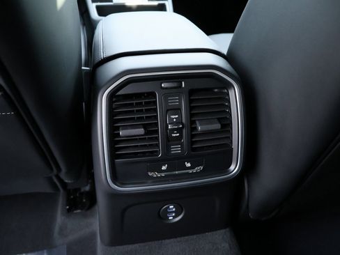 New 2026 Porsche Macan image 21