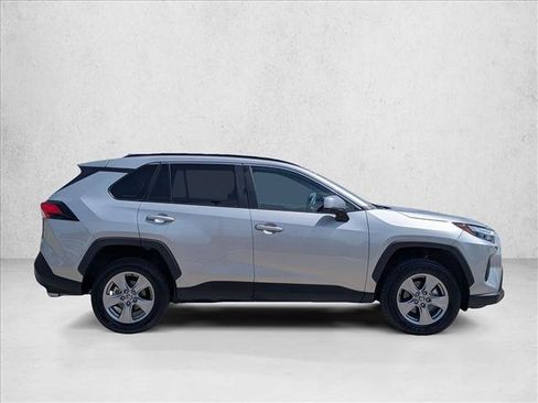 Used 2025 Toyota RAV4 XLE AWD/4WD image 4