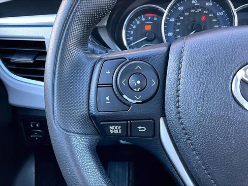 Used 2016 Toyota Corolla LE image 24