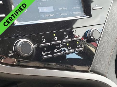 Used 2019 Toyota Camry LE FWD image 17