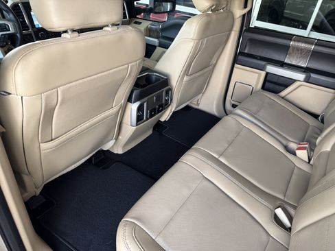 Used 2018 Ford F250 Lariat w/ Lariat Value Package AWD/4WD image 15