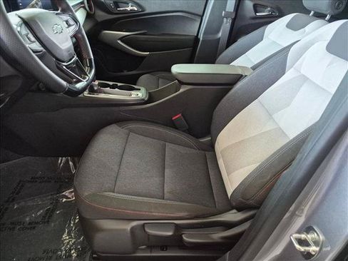 Used 2024 Chevrolet Trax RS w/ Driver Confidence Package FWD image 15
