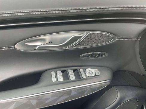 Used 2025 Genesis GV70 3.5T Sport w/ Sport Advanced Package image 17