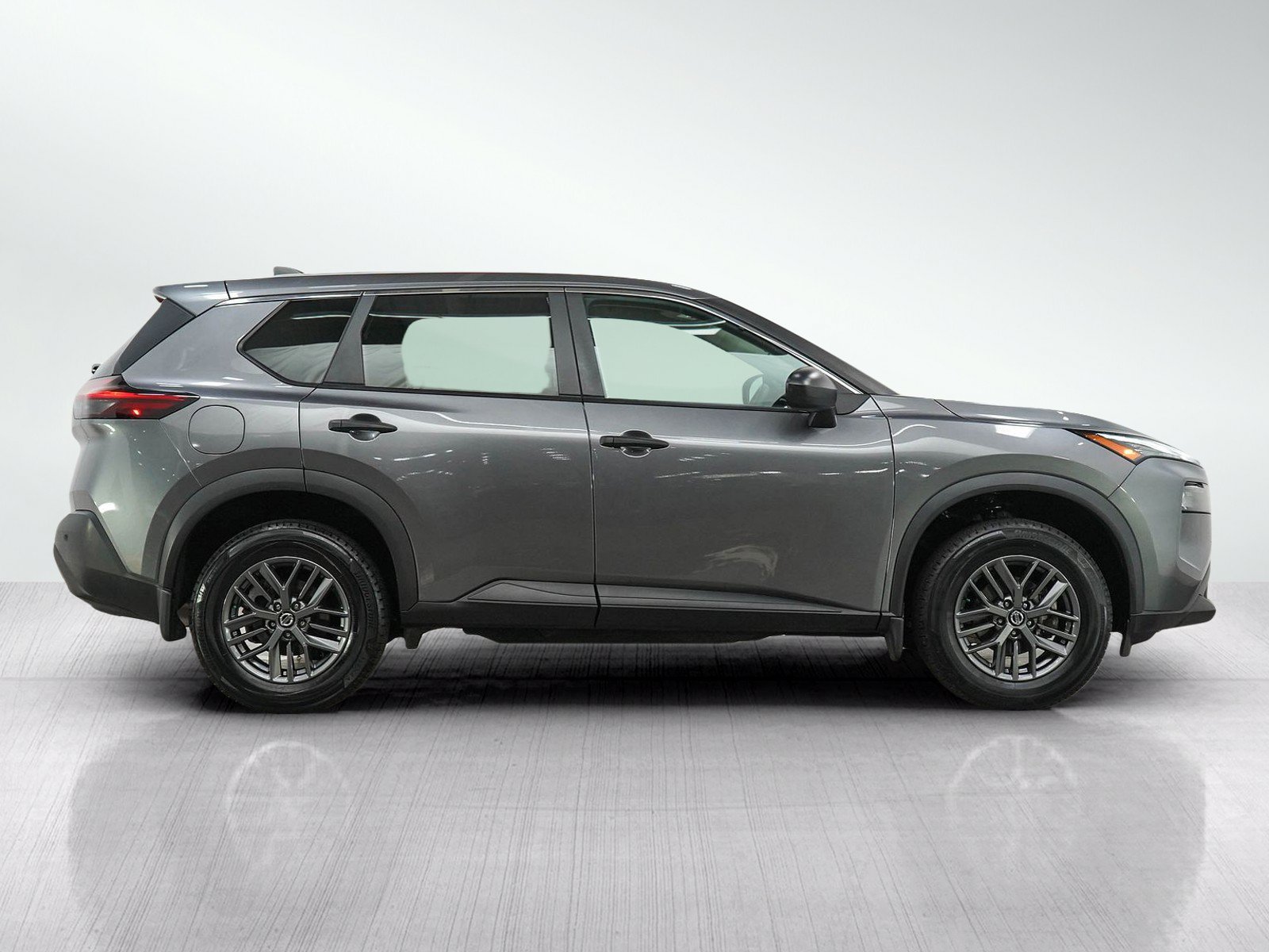 Used 2021 Nissan Rogue S FWD image 6