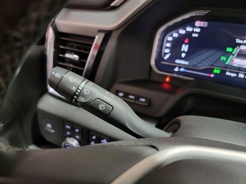 Used 2024 GMC Sierra 3500 Denali w/ Technology Package image 31