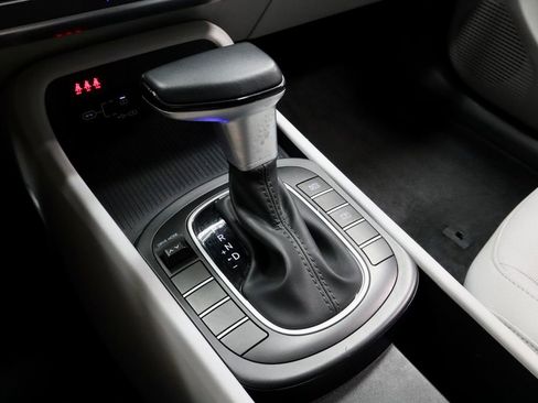 Certified 2025 Hyundai Kona SEL FWD image 30