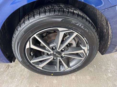 Used 2024 Kia Forte LXS image 17