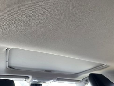Used 2021 Toyota RAV4 XLE Premium FWD image 17