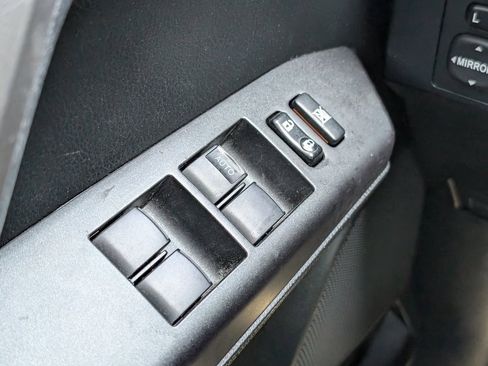 Used 2018 Toyota RAV4 LE image 16