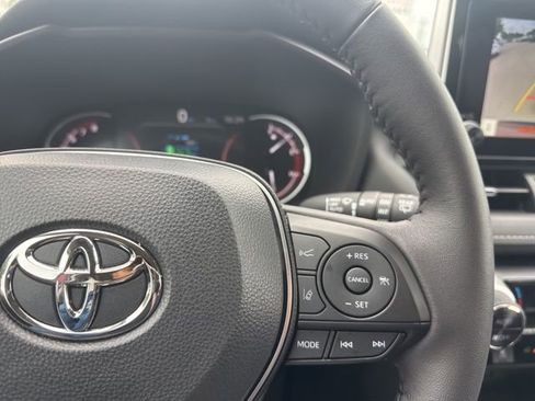 Used 2025 Toyota RAV4 XLE Premium w/ Weather Package AWD/4WD image 17