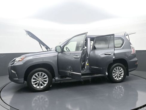 Used 2018 Lexus GX 460 Premium w/ Premium Package AWD/4WD image 39