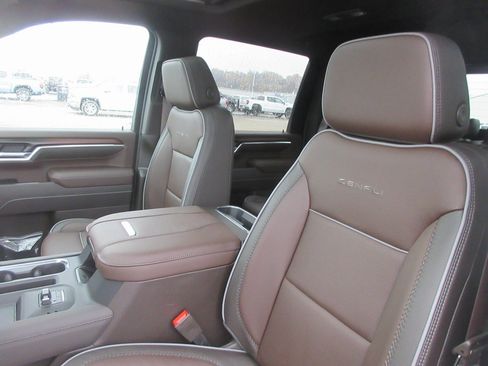 New 2026 GMC Sierra 2500 Denali w/ Denali Reserve Package image 14