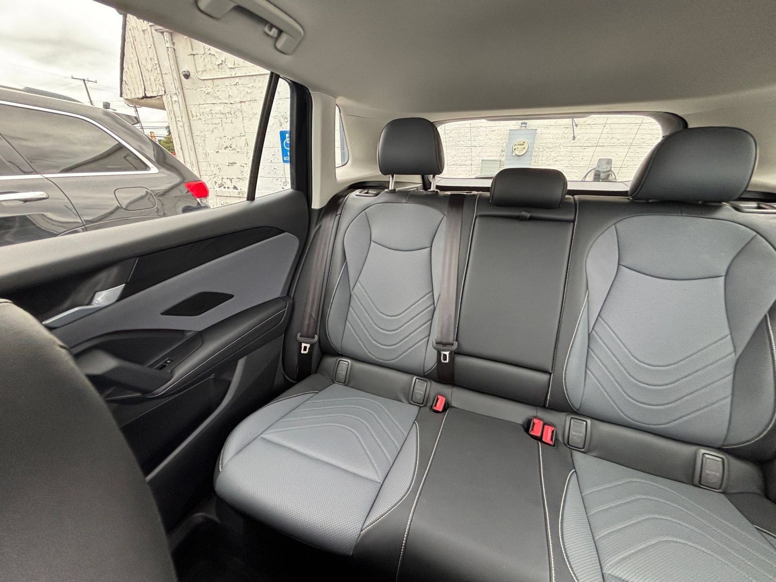 Used 2026 Volkswagen Tiguan SE AWD/4WD image 41