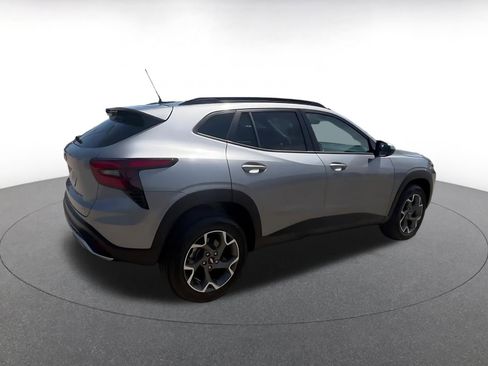 Used 2025 Chevrolet Trax LT image 14