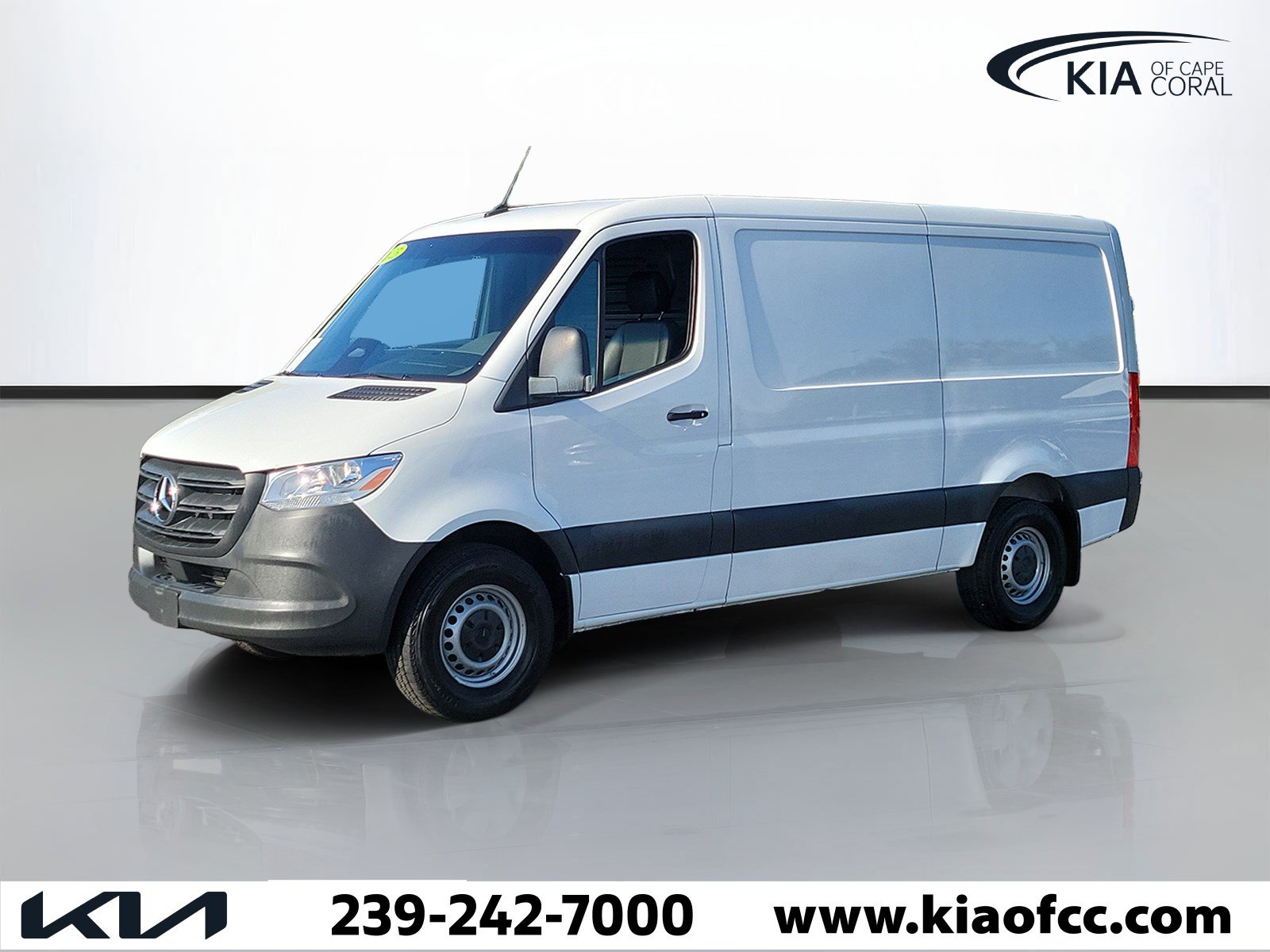 Used 2025 Mercedes-Benz Sprinter 2500 image 3