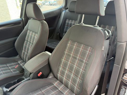 Used 2011 Volkswagen Golf 2-Door image 25