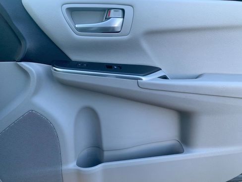 Used 2017 Toyota Camry SE image 15