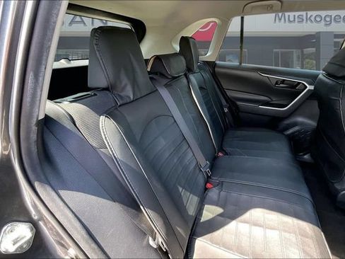 Used 2020 Toyota RAV4 LE FWD image 24