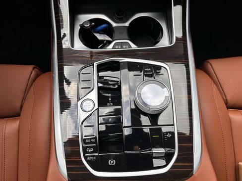 Used 2026 BMW X7 M60i image 11