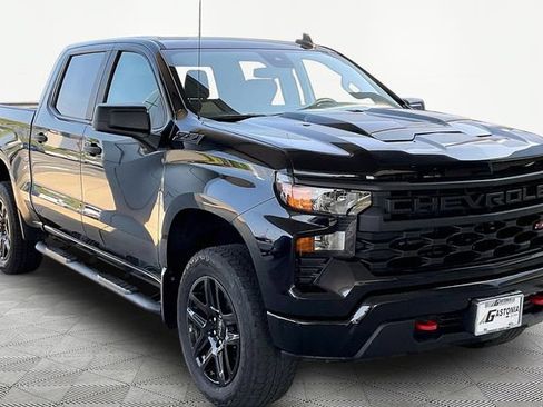 Used 2023 Chevrolet Silverado 1500 Custom Trail Boss w/ LPO, Dark Essentials Package AWD/4WD image 1