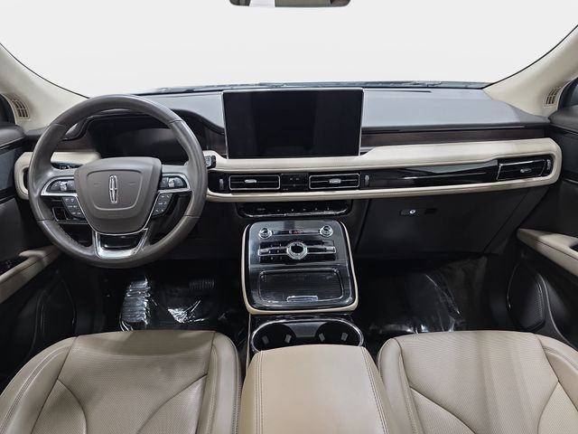 Used 2023 Lincoln Nautilus Reserve FWD image 10