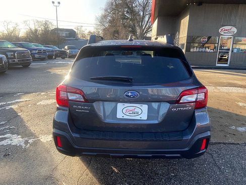 Used 2019 Subaru Outback 2.5i Premium image 3