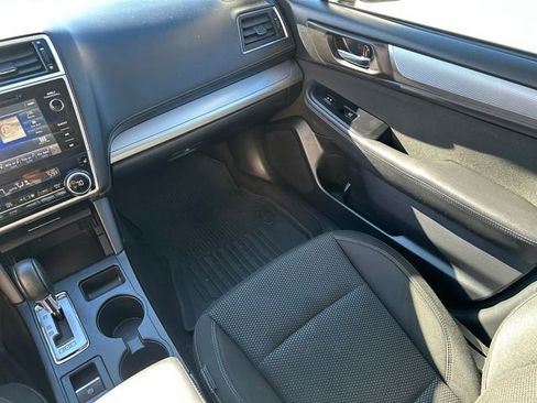 Used 2018 Subaru Outback 2.5i Premium image 24